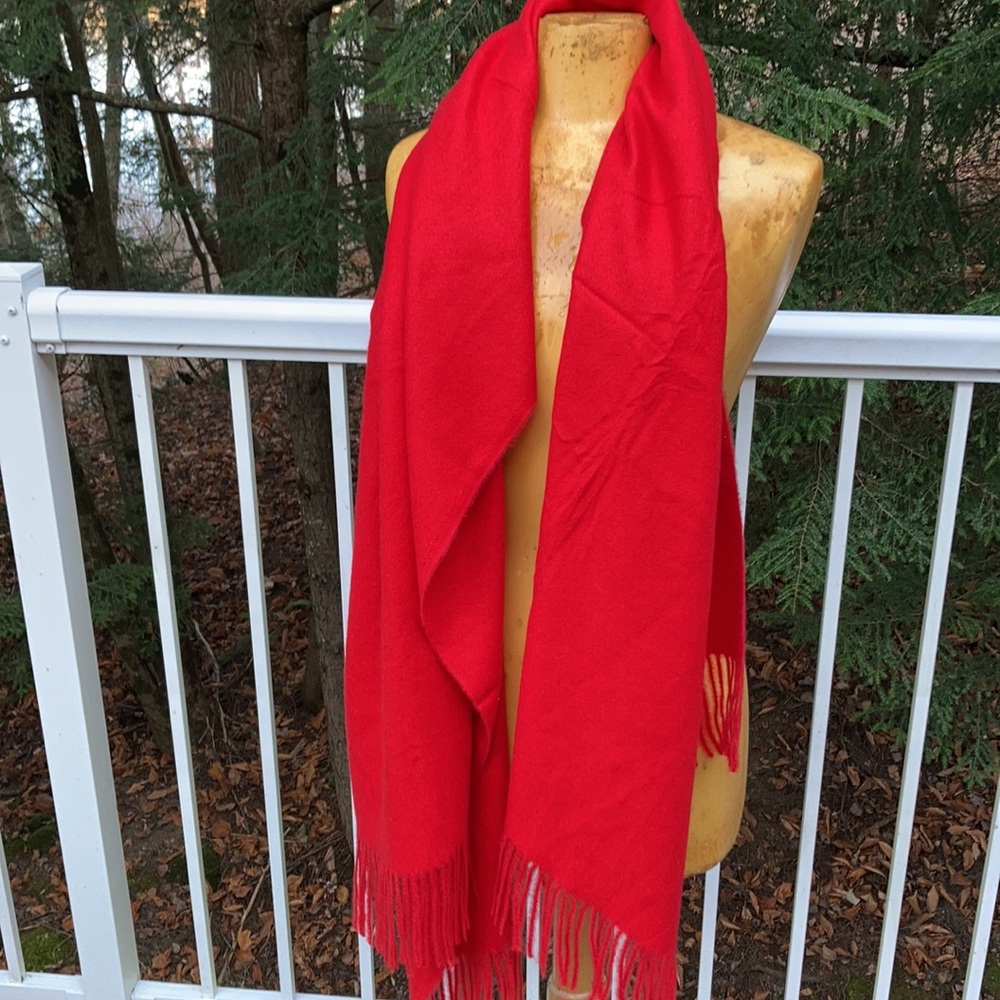 Red extra large shawl Pretty Persuasions